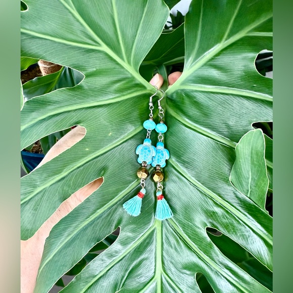 Howlite & Hematite earrings - Picture 3 of 3